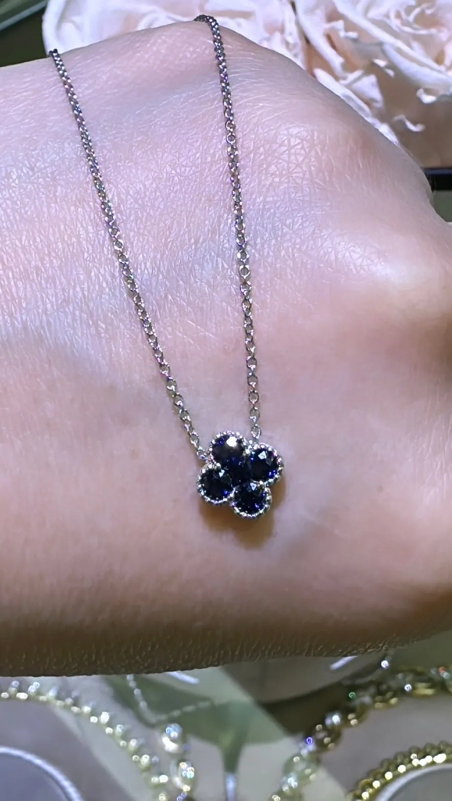 0.58ct tw Blue Sapphire Clover Shape Pendant Necklace