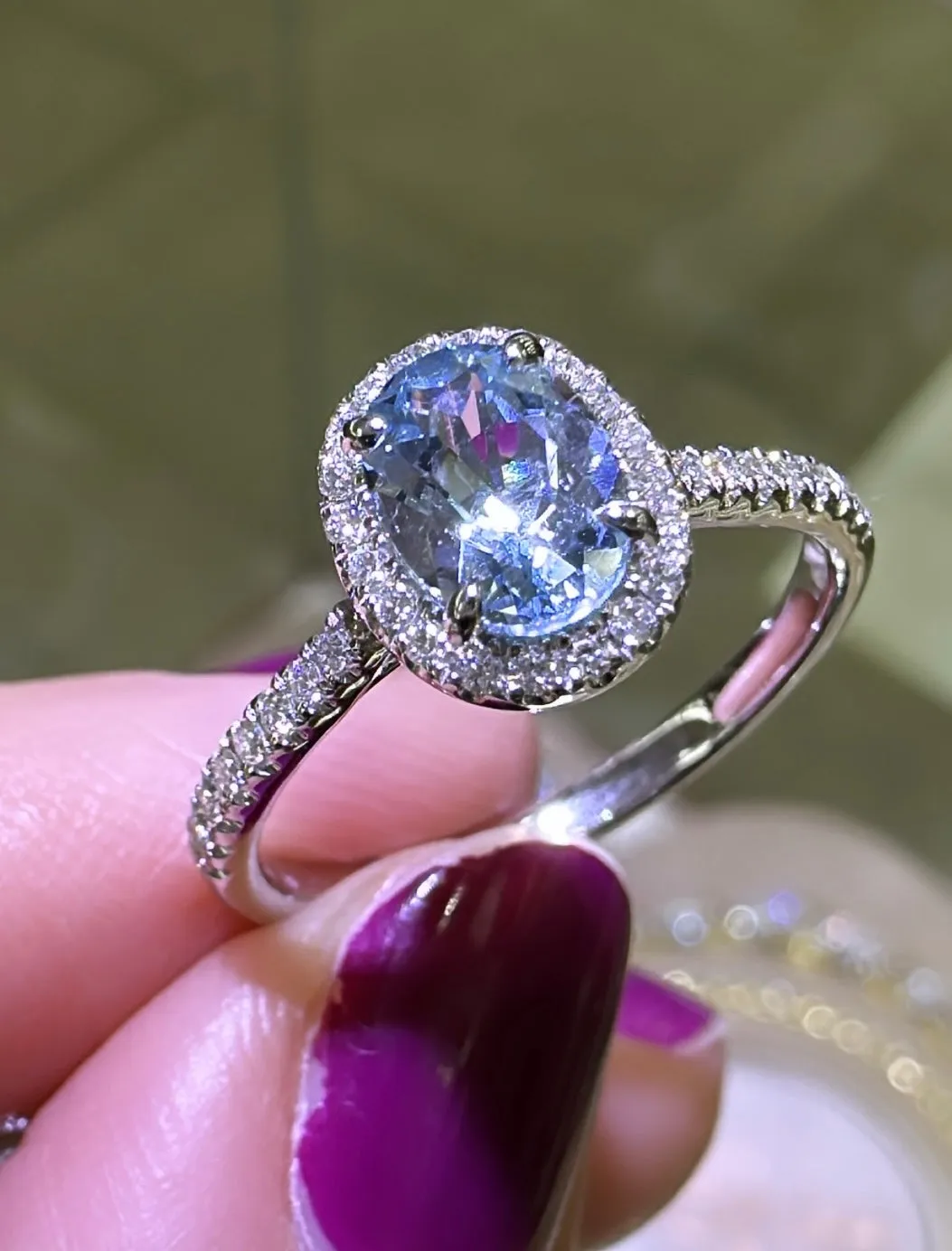 0.95ct tw Aquamarine & Diamond Cocktail Ring