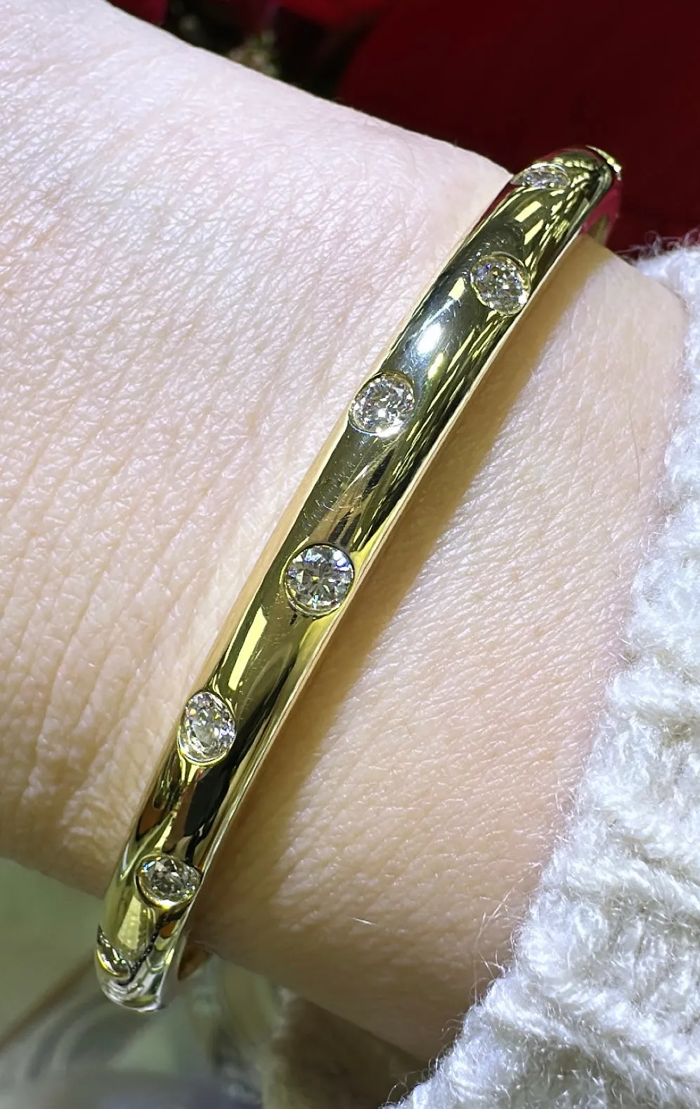 1.02ct tw Burnish Set Diamond Station Bangle Bracelet