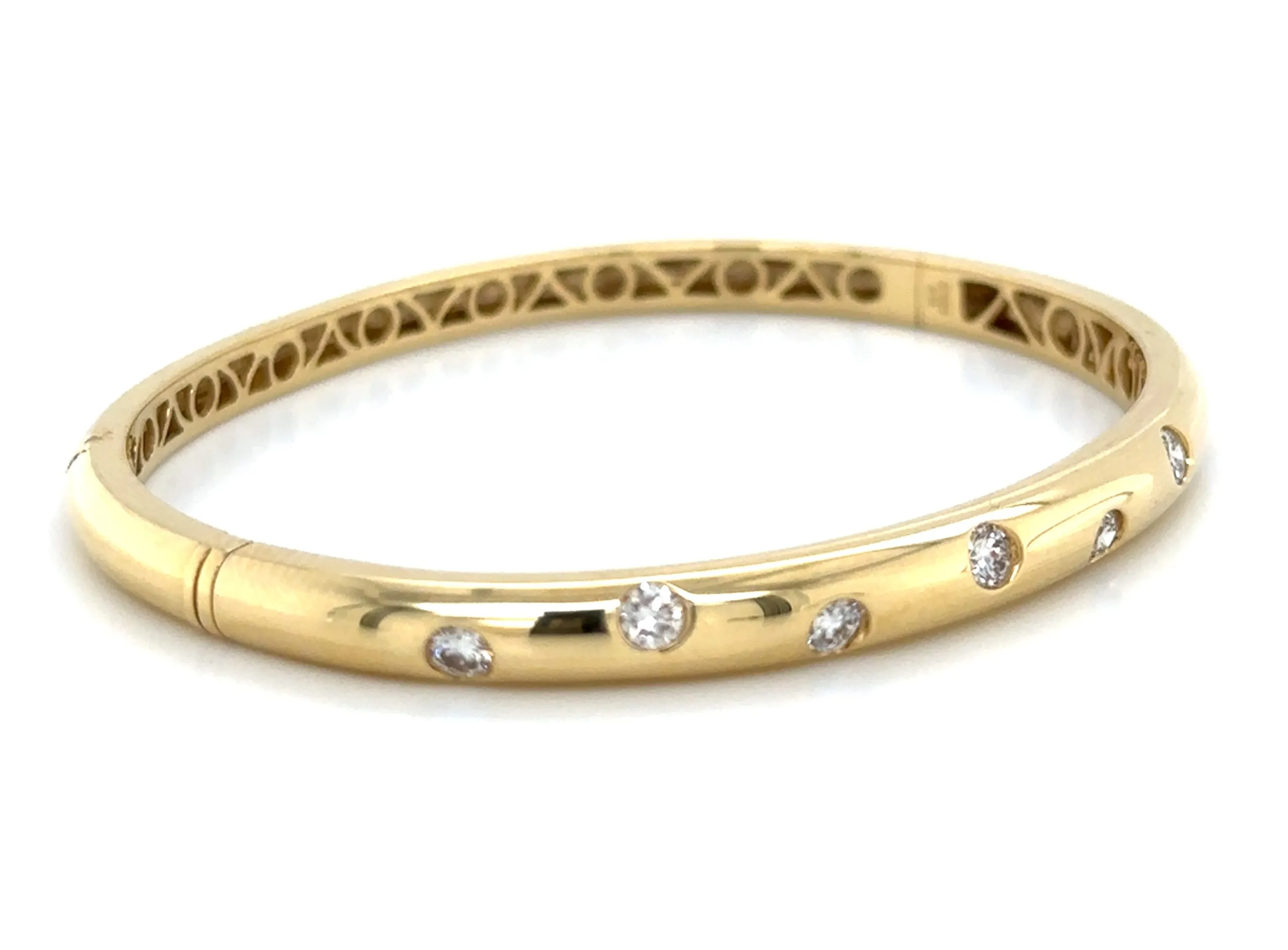 1.02ct tw Burnish Set Diamond Station Bangle Bracelet