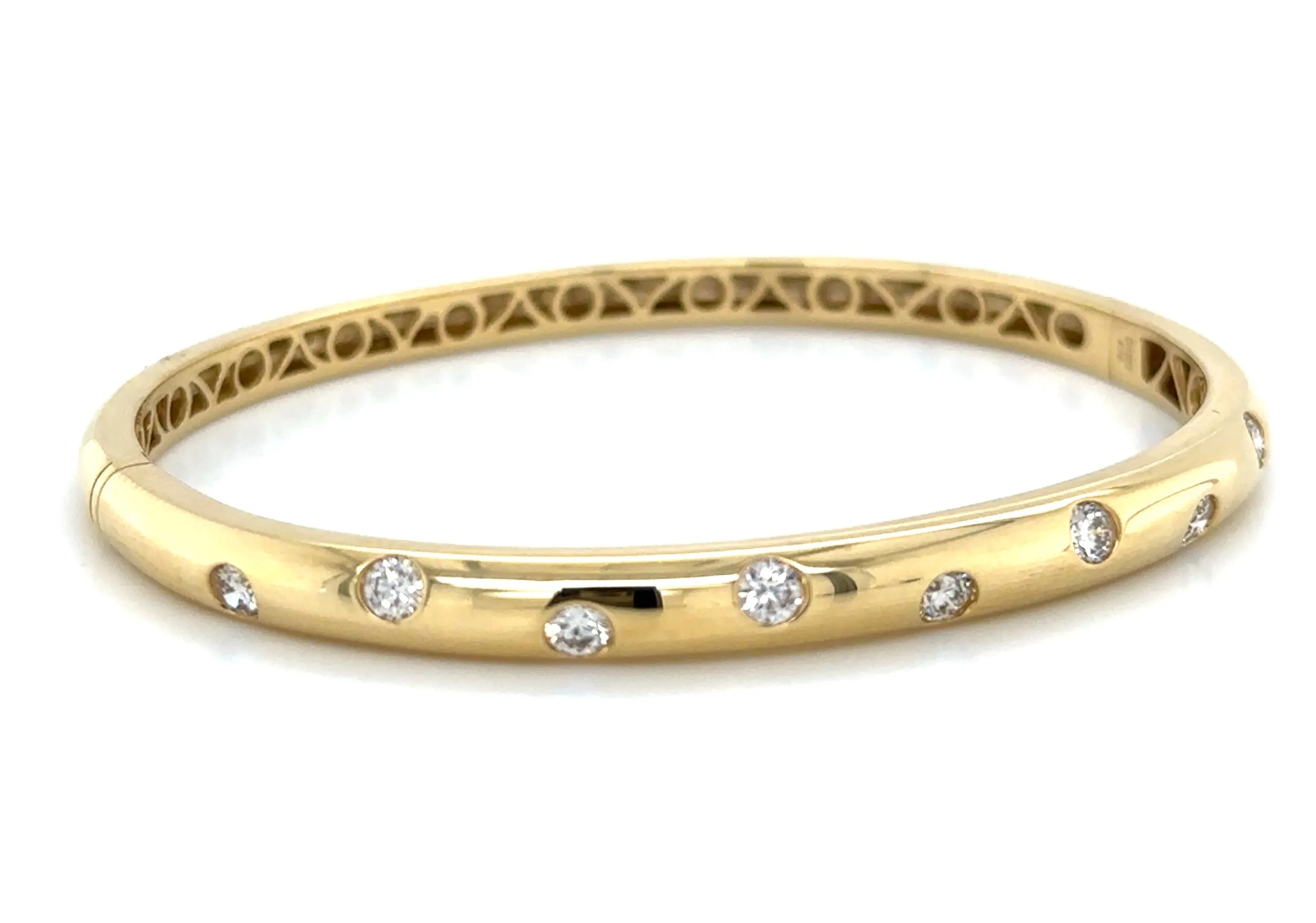 1.02ct tw Burnish Set Diamond Station Bangle Bracelet
