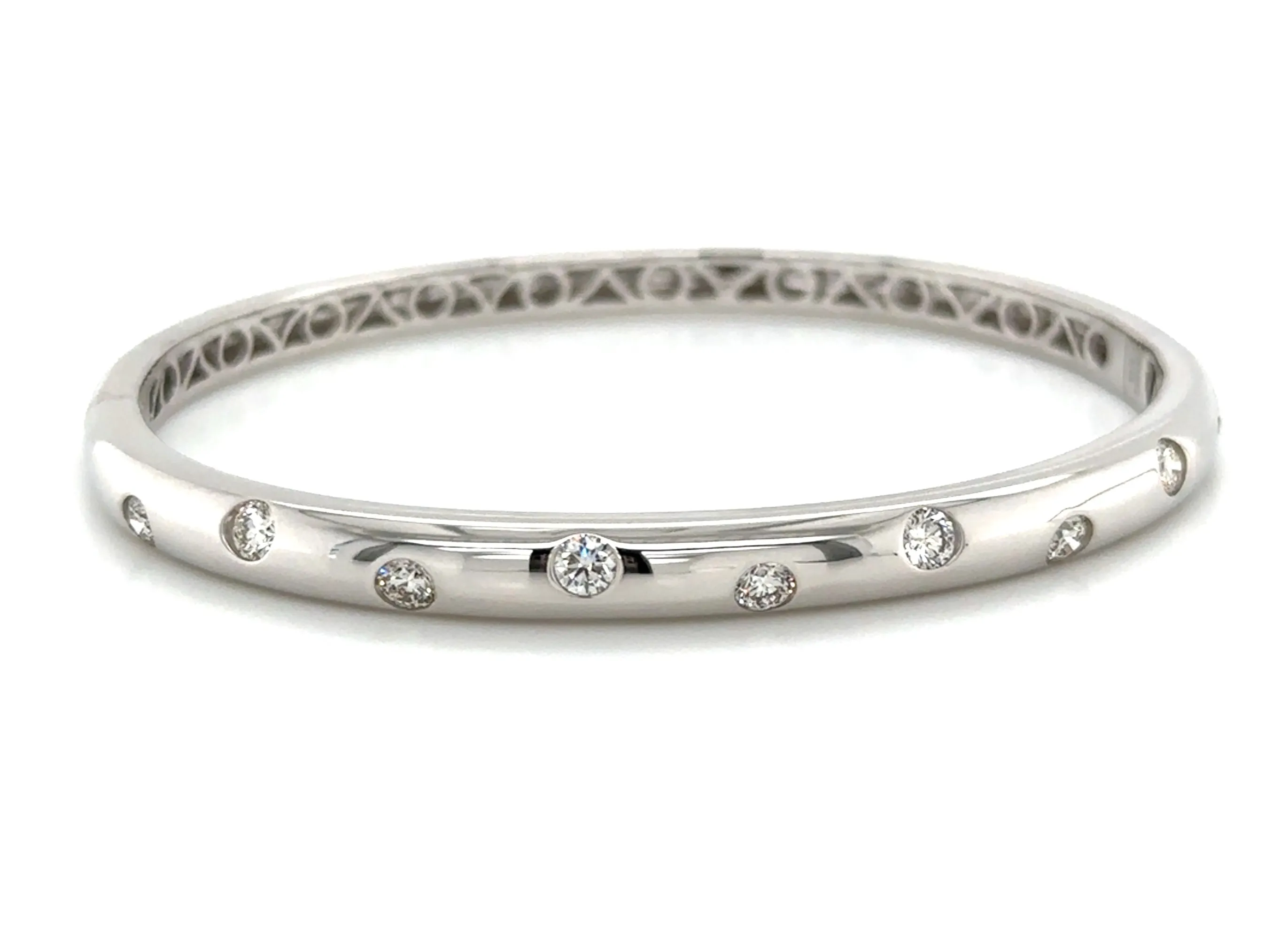 1.02ct tw Burnish Set Diamond Station Bangle Bracelet