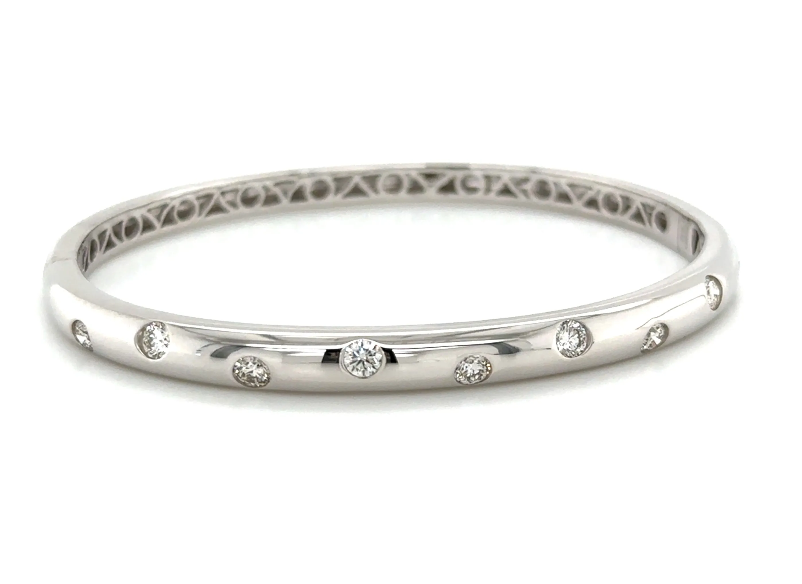 1.02ct tw Burnish Set Diamond Station Bangle Bracelet
