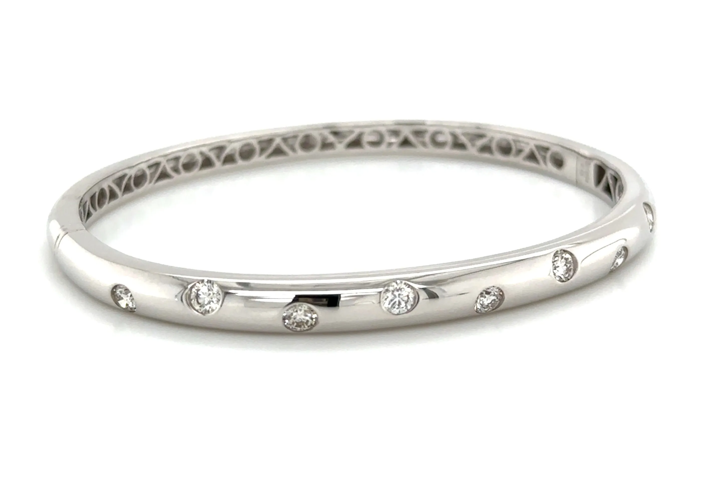 1.02ct tw Burnish Set Diamond Station Bangle Bracelet