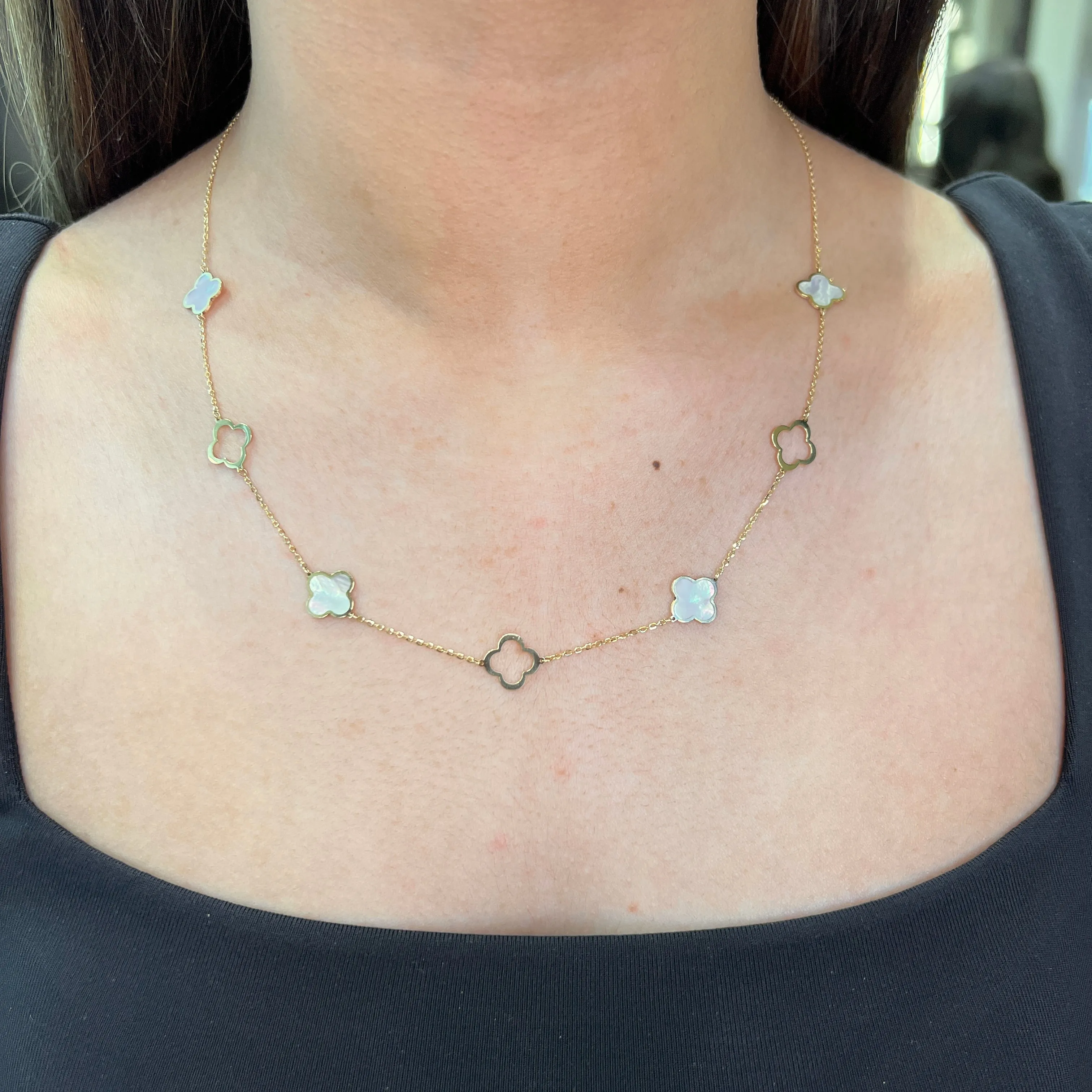 10K Yellow Gold (10mm) Designer Clover Style Mother of Pearl Necklace