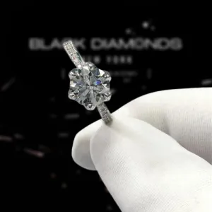 2.0 Ct Round Cut Diamond Maple Leaf Shape Engagement Ring