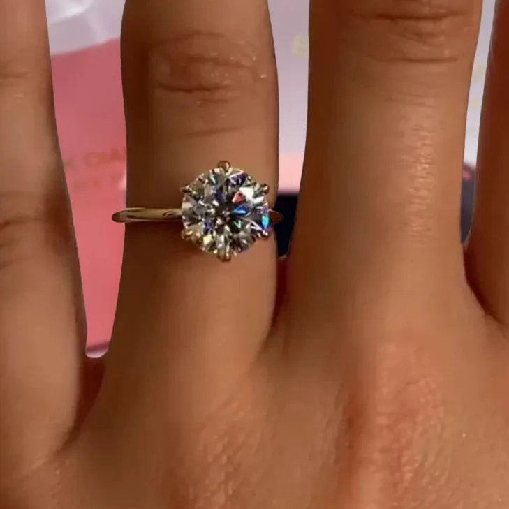 2.5 Ct Brilliant Round Cut Diamond Engagement Ring