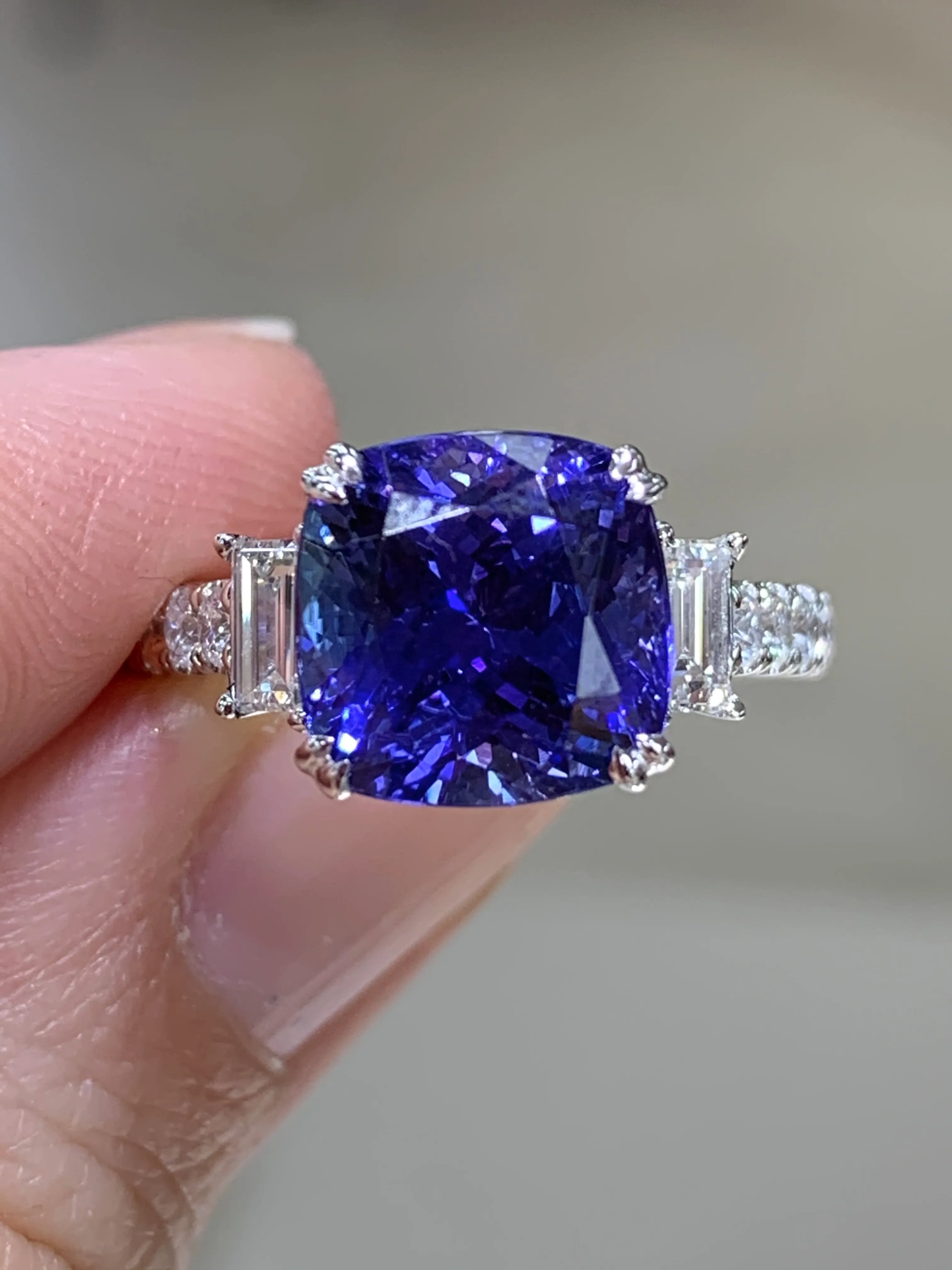 4.36carat Tanzanite & Baguette Diamond Ring