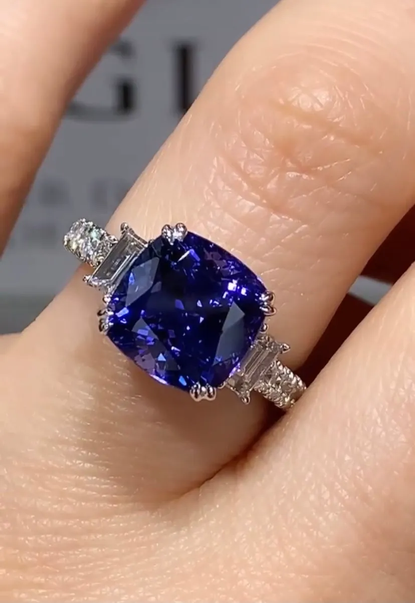 4.36carat Tanzanite & Baguette Diamond Ring