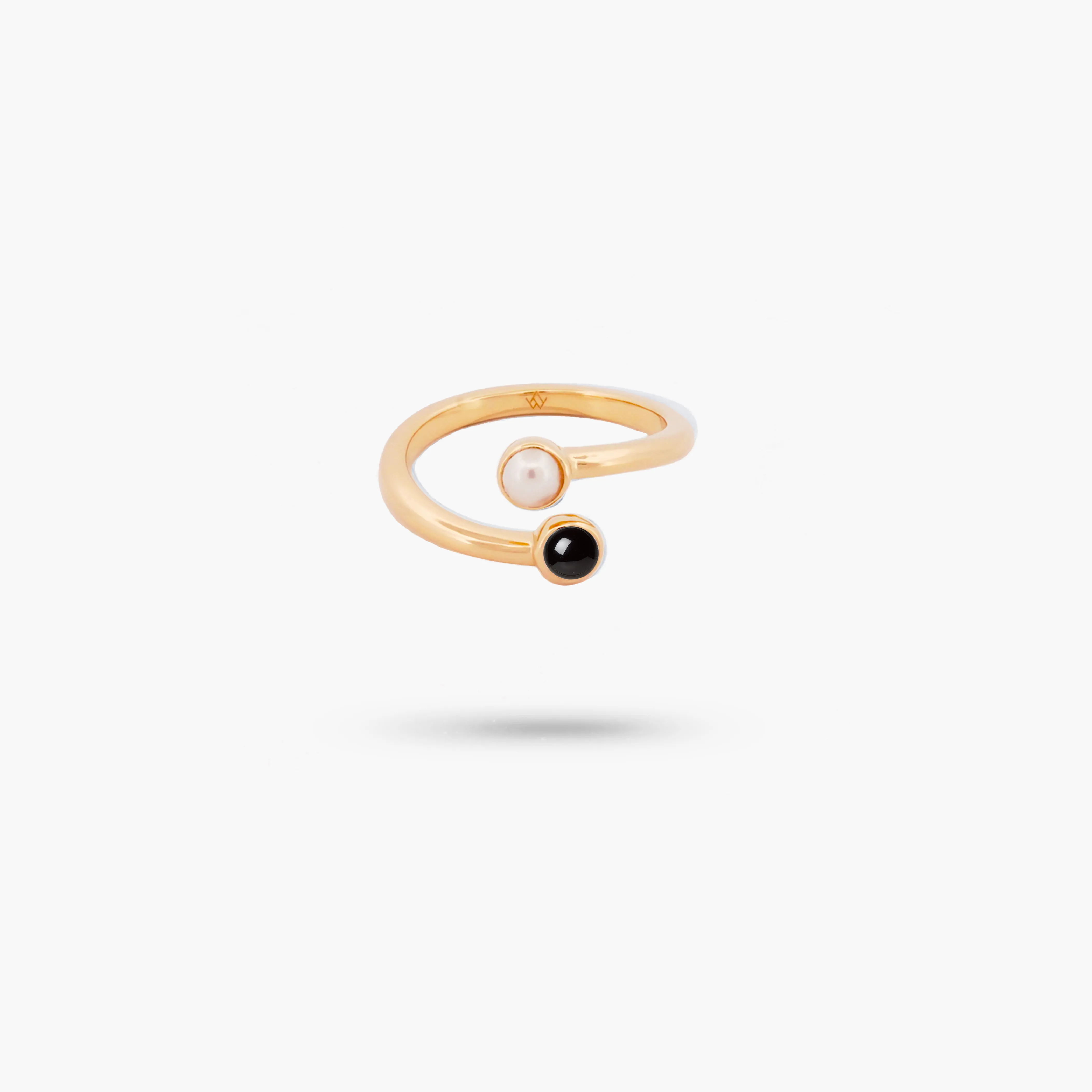 Amare Wear Dual Black Onyx with Freshwater Pearl Coil Ring