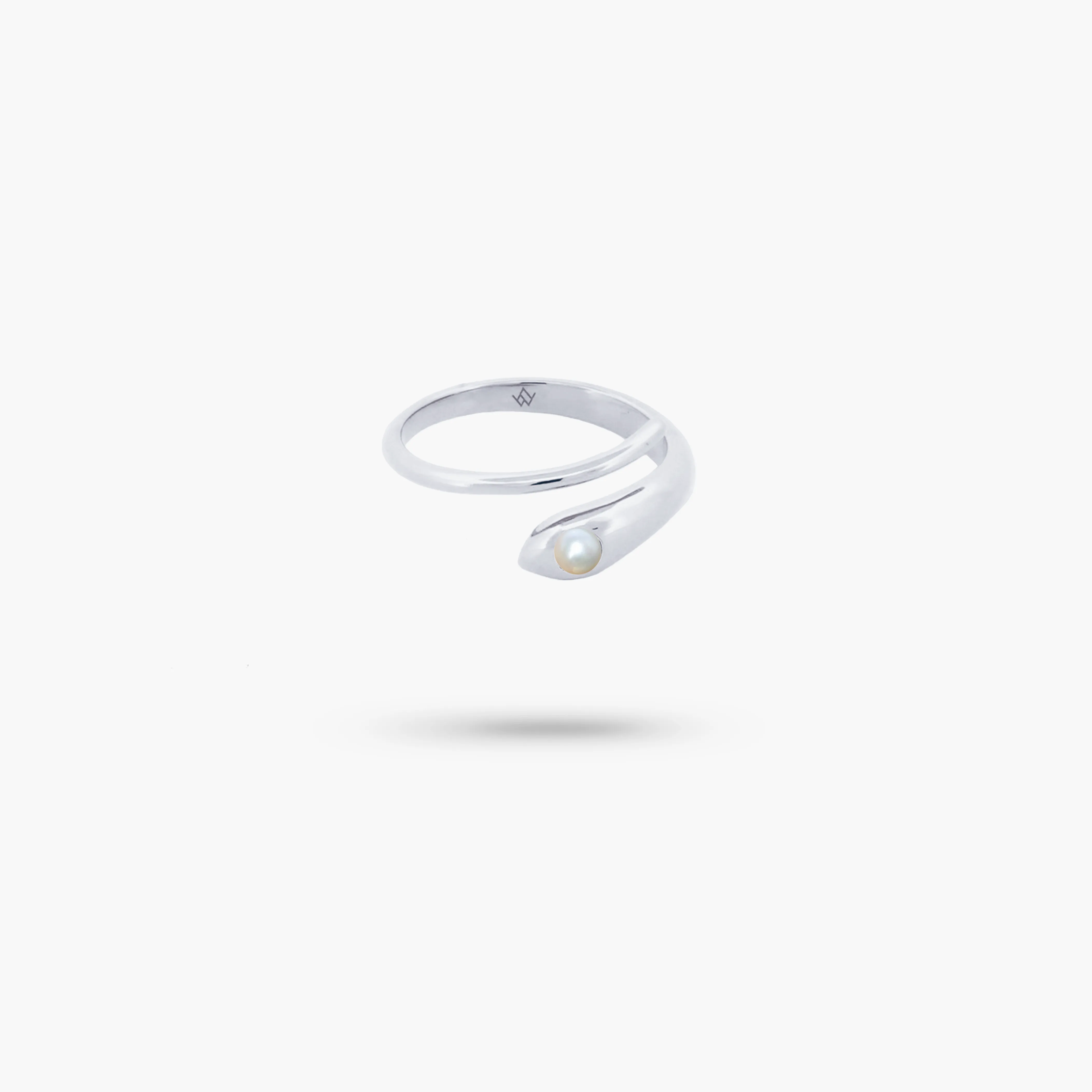 Amare Wear Freshwater Pearl Snake Silver Ring