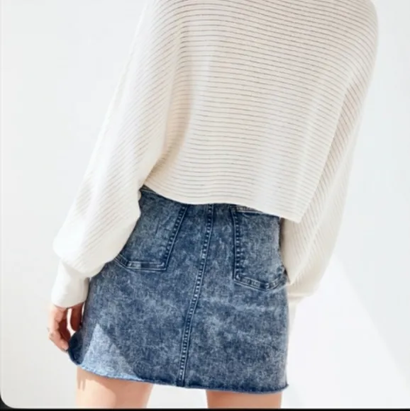 Aritzia Wilfred Free Snow Wash Acid Raw High Low Hem Skirt Mini Denim Jean 8