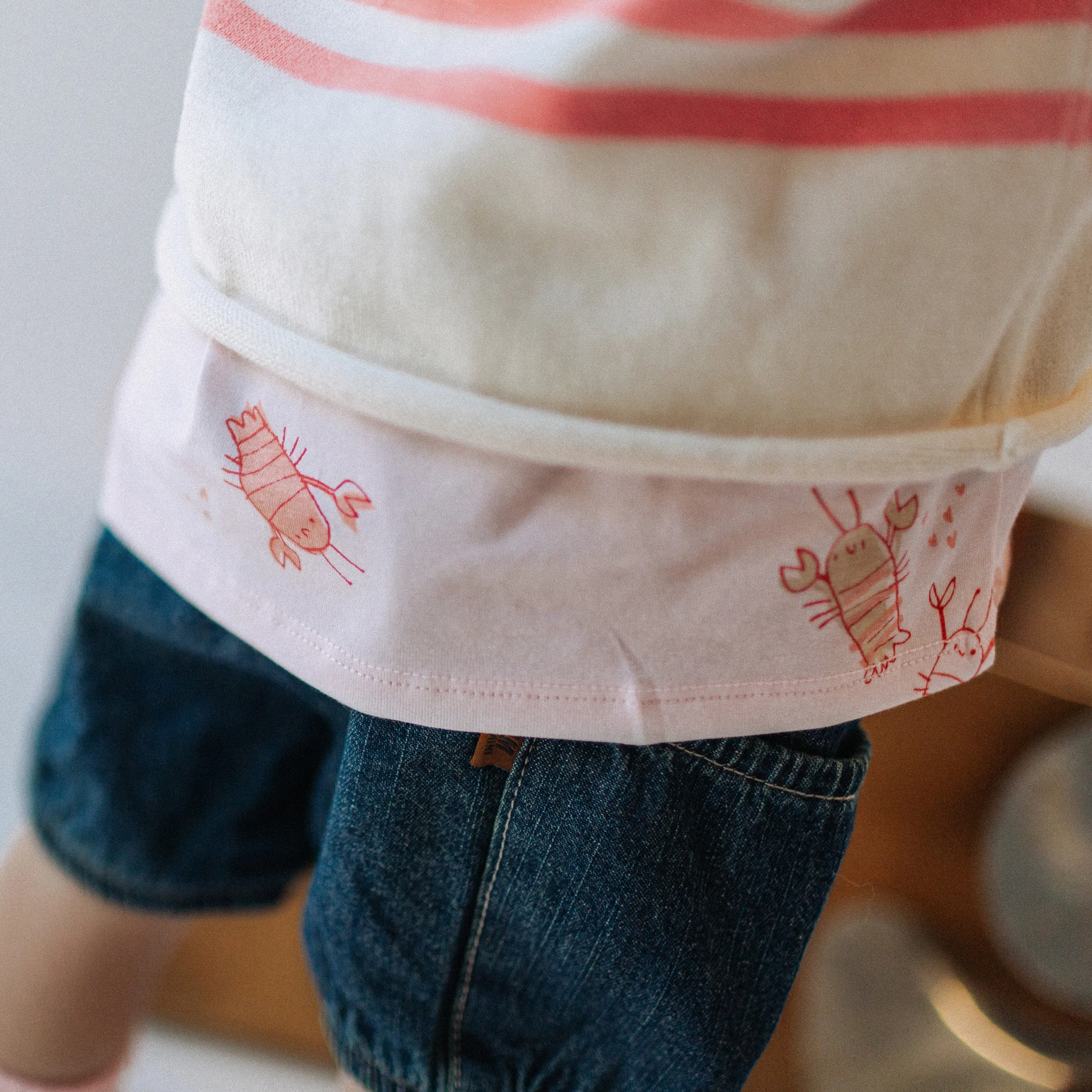 Chandail de maille à manches longues avec rayures crème, rose et rouge, bébé || Cream, pink and red striped long sleeves knit sweater, baby