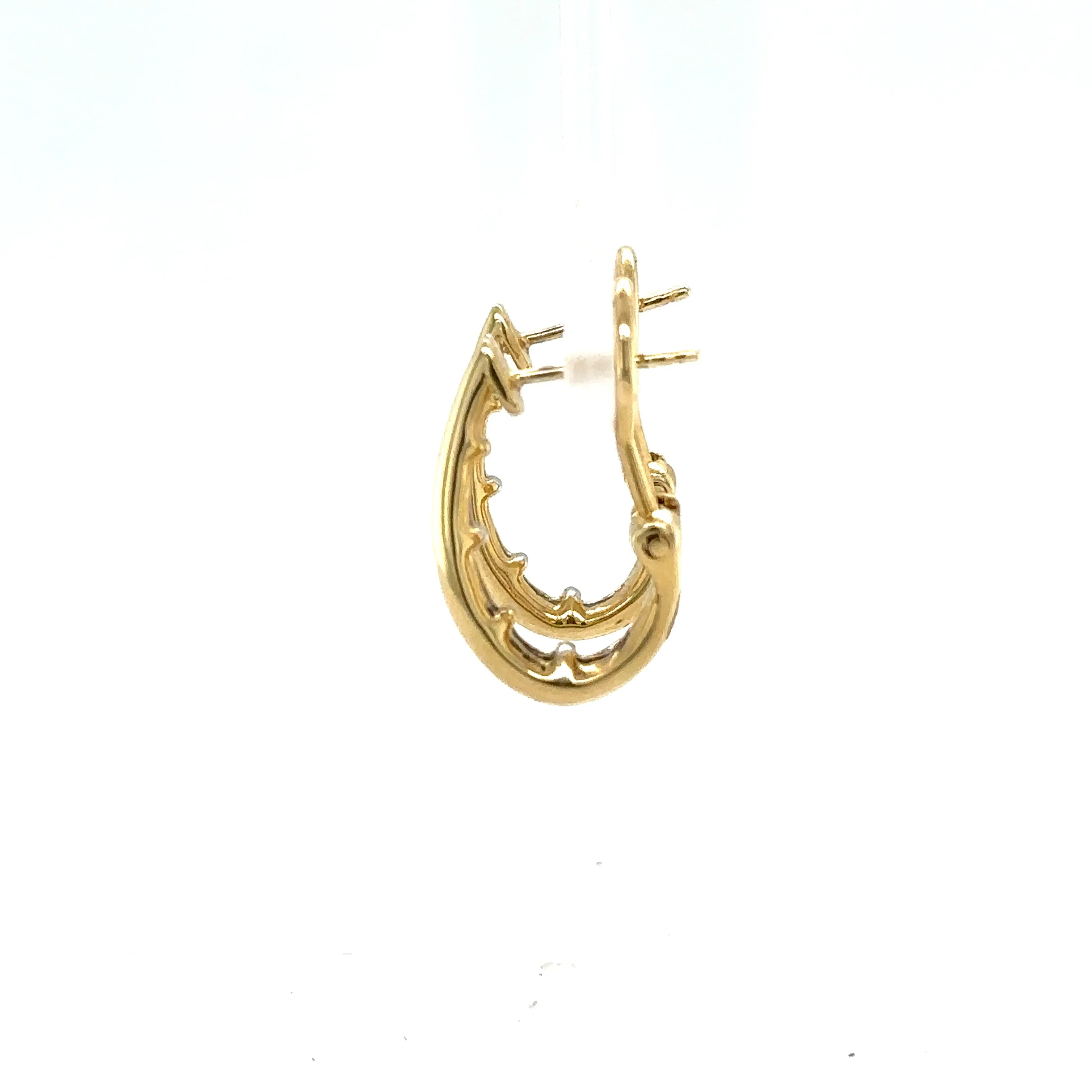 Channel Set Baguette Diamond Earrings With 0.75 Carat, Set In 14K Yellow Gold.