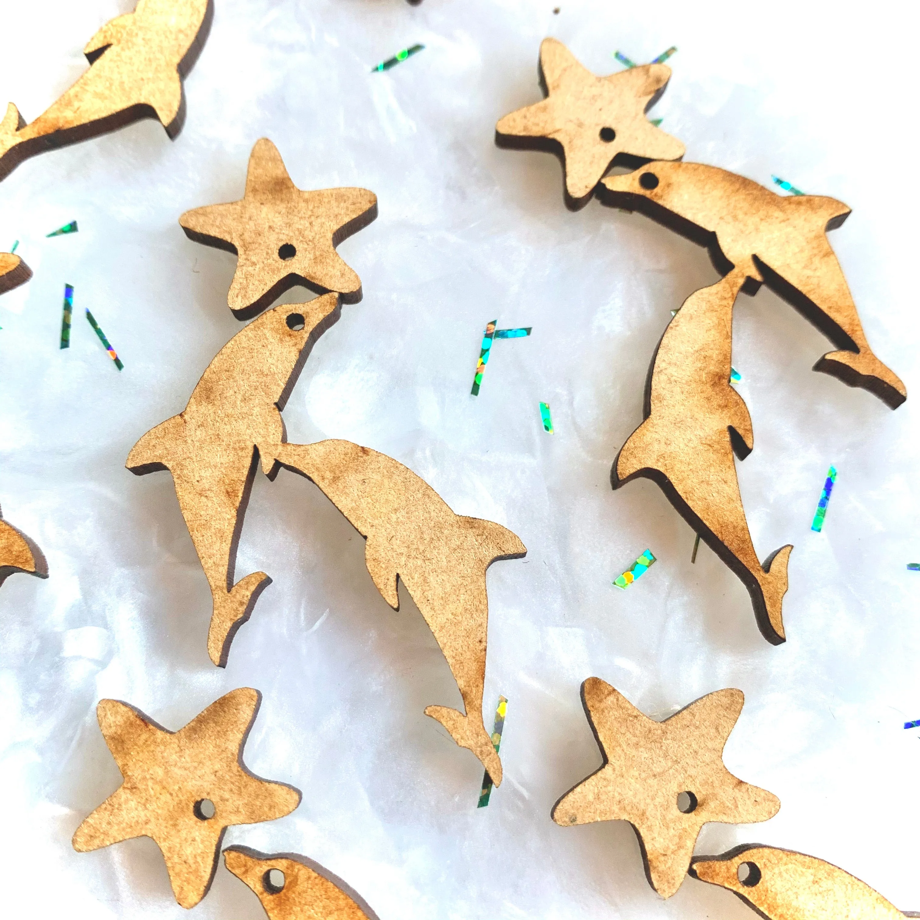 Delfines y estrellas de mar, ideales para earrings, madera/ realiza 4 Pares, 20mm y 55mm