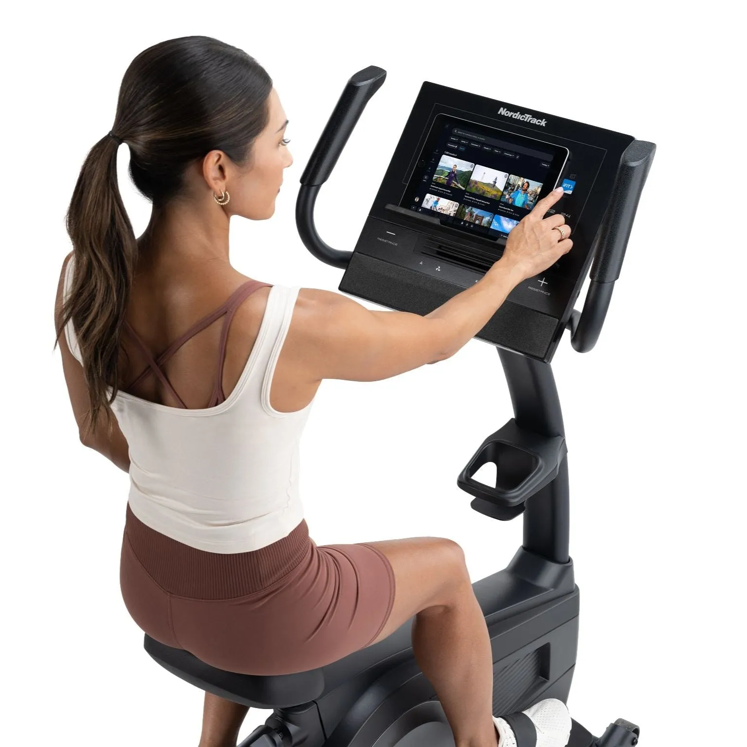 G LE Upright Bike