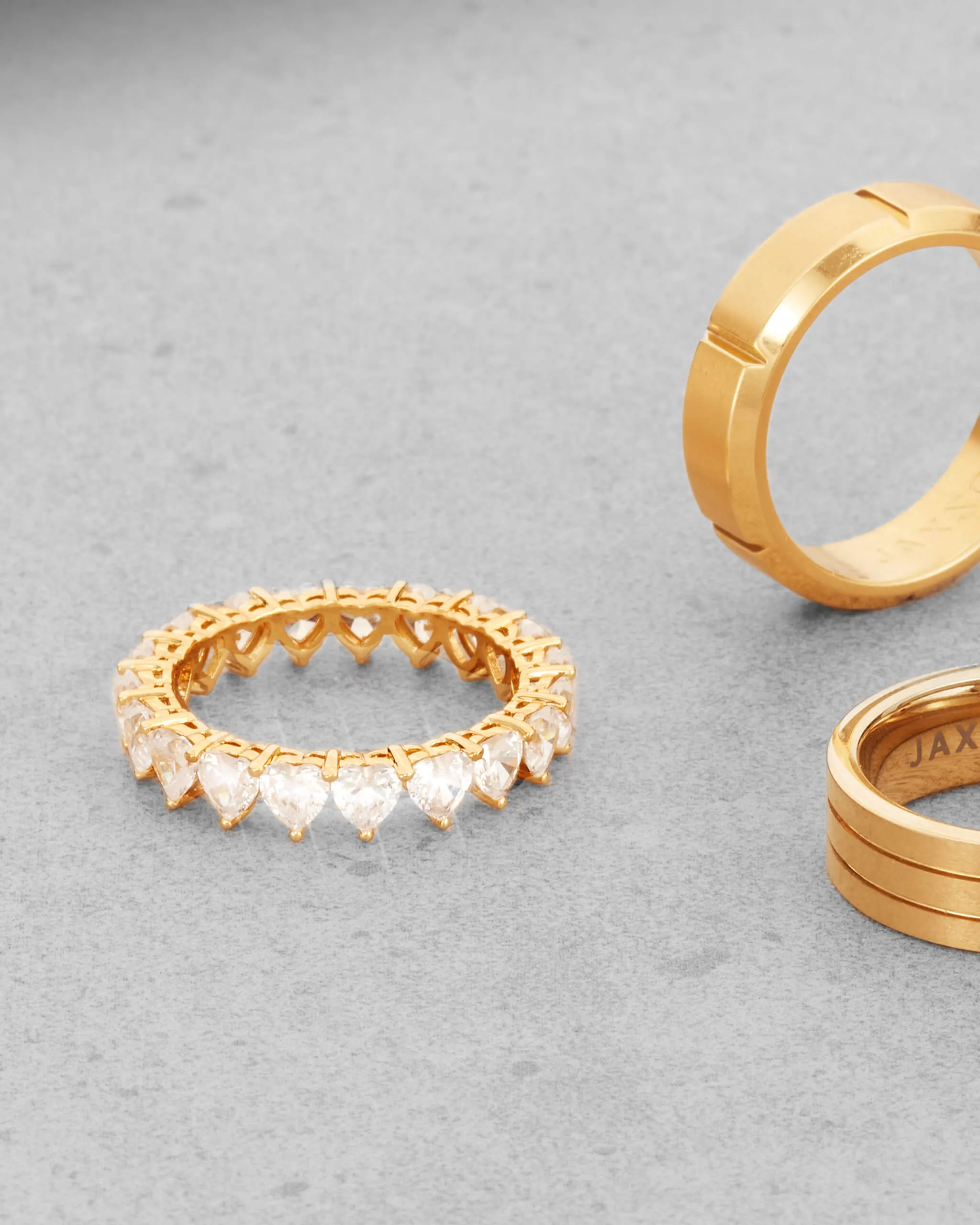 Heart Eternity Ring - Gold