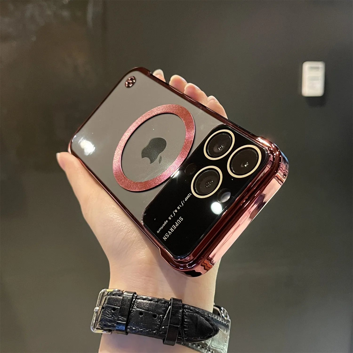 iPhone Case Single Circle Megnetic Borderless