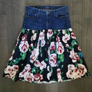 Lucky Brand Floral Denim Jean Midi Skirt Size Medium 8/29 Roses Pink Black Blue