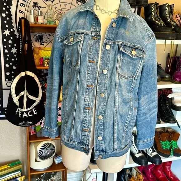 Madewell Denim jacket oversized fit size small medium wash denim classic western