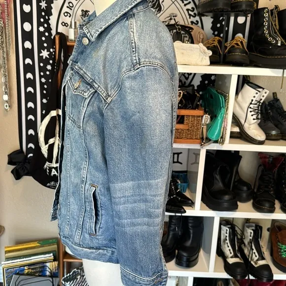 Madewell Denim jacket oversized fit size small medium wash denim classic western