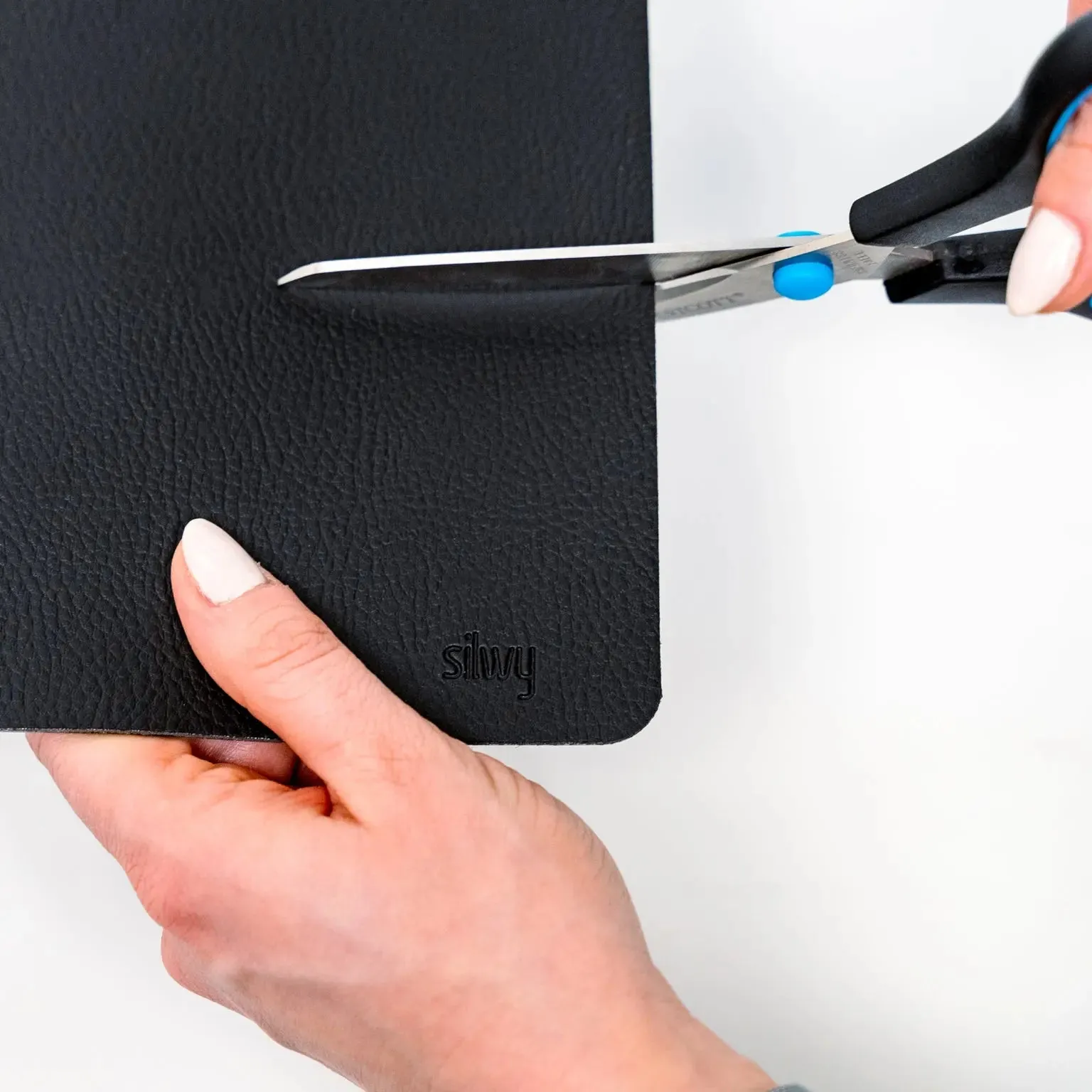 Metal-Nano-Gel-Mat BLACK for Magnetic Glasses By Silwy