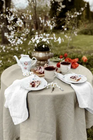 Round linen tablecloth