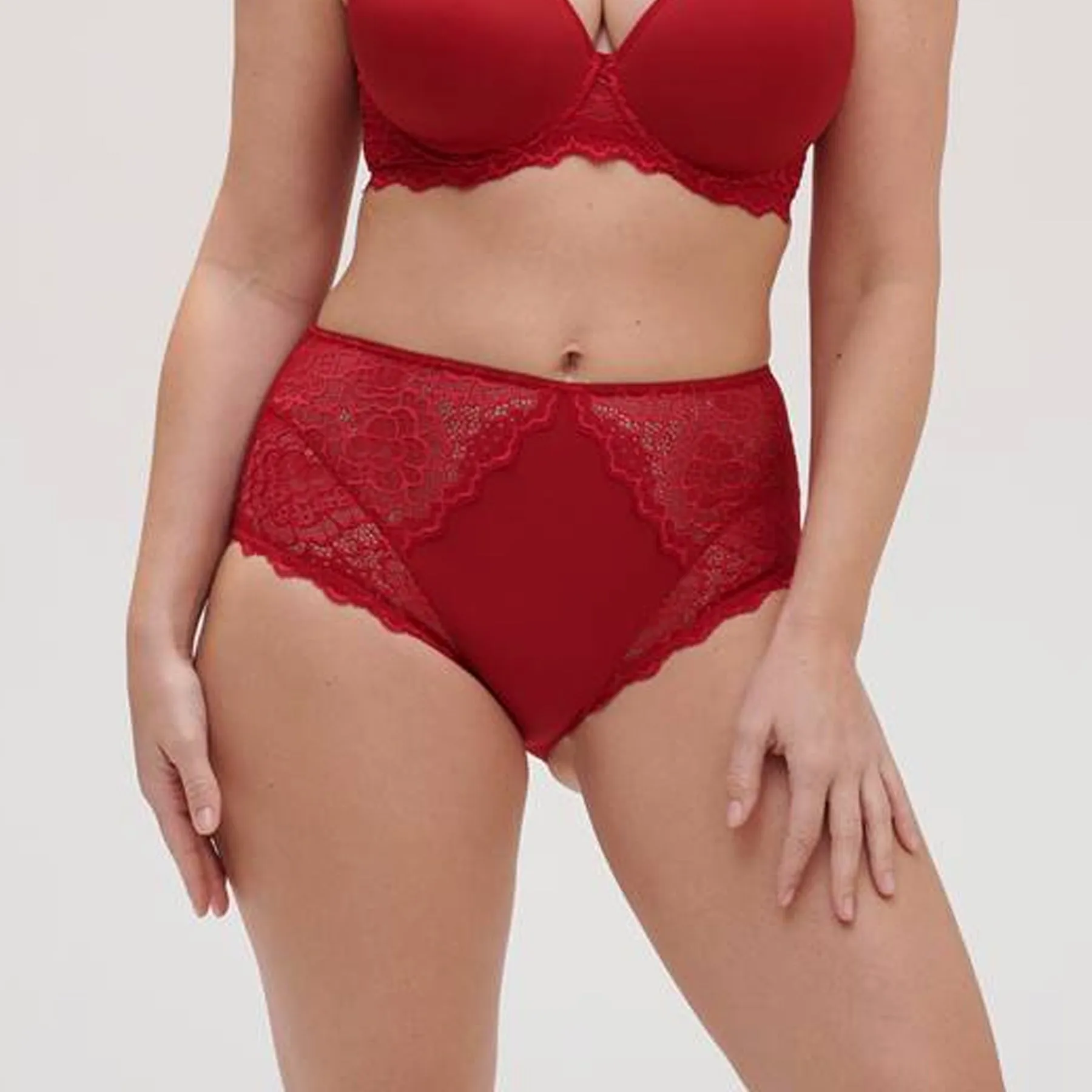 Simone Pérèle Caresse Control Brief