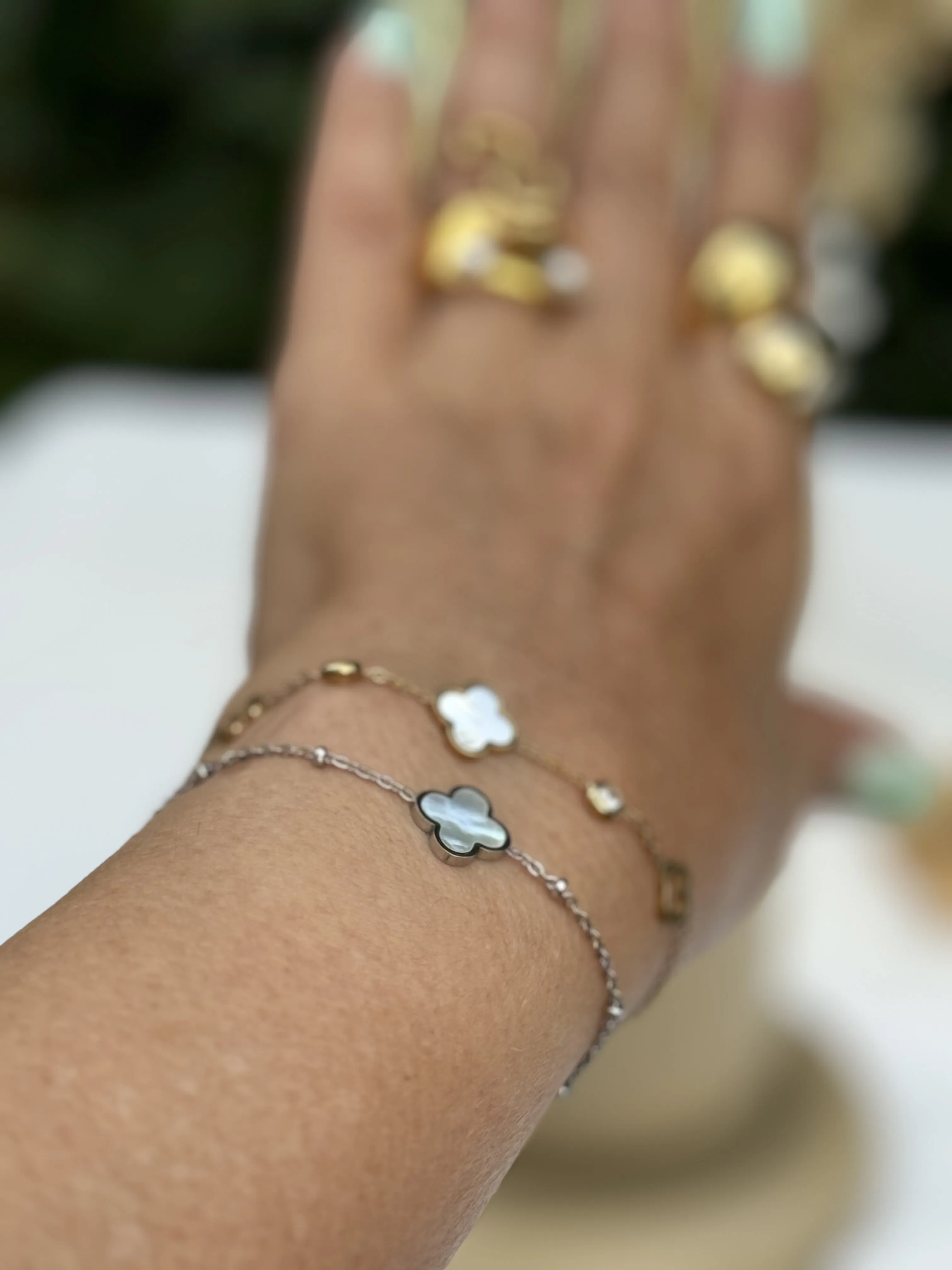 Stainless steel clover bracelet