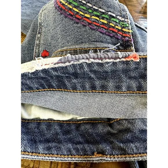 SUNDRY Women's Embroidered Love Rainbow Cropped Denim Jeans Blue Size 27