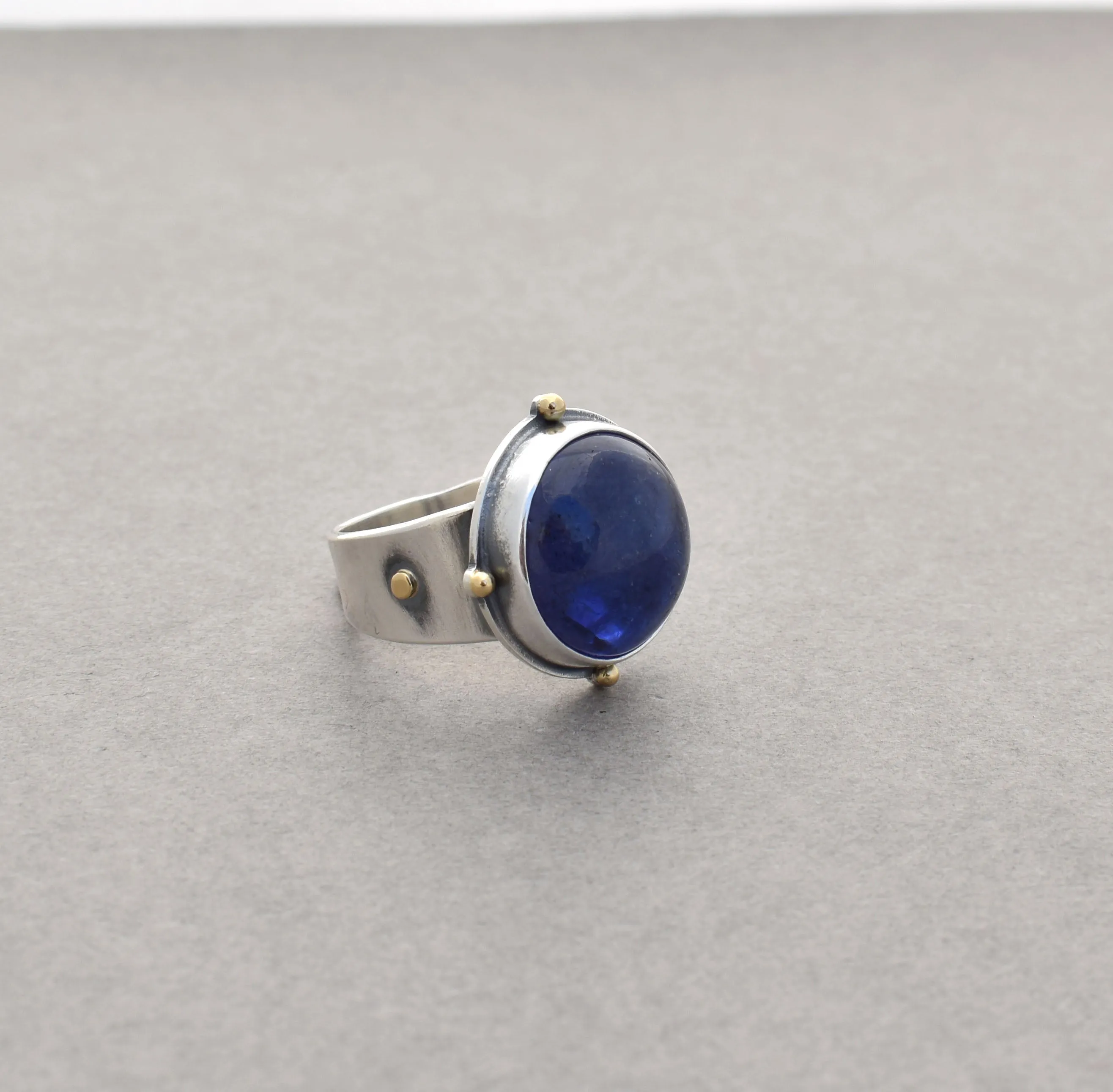 Tanzanite Ring. Timeless Blue Gemstone Ring. Size 7.5