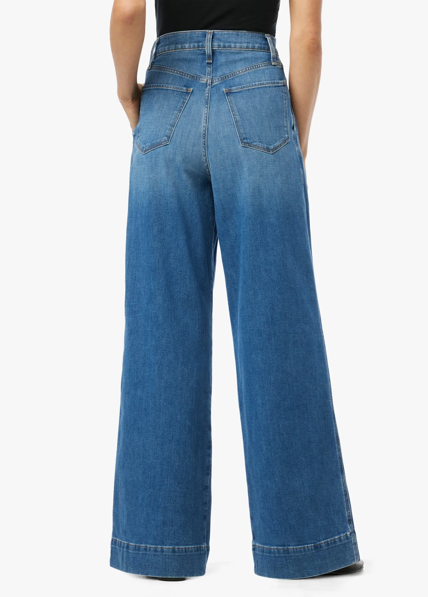 THE PLEATED TROUSER
