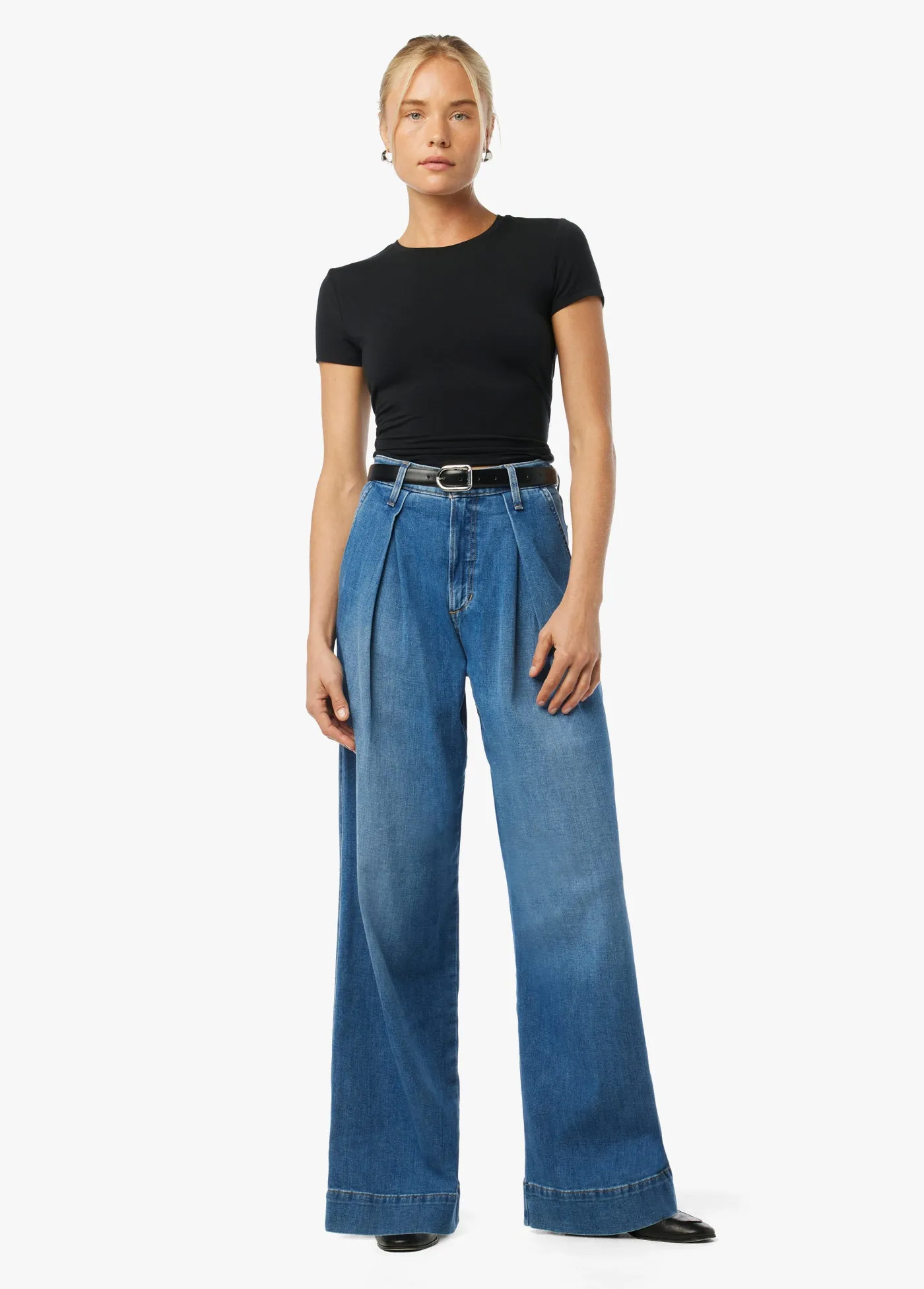THE PLEATED TROUSER