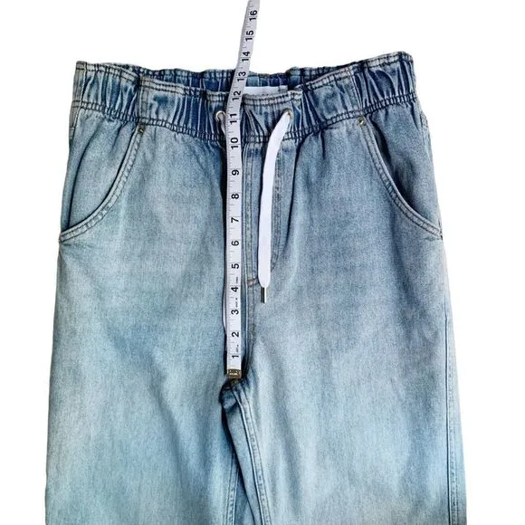 TOPSHOP High Waist Straight Leg Jeans!