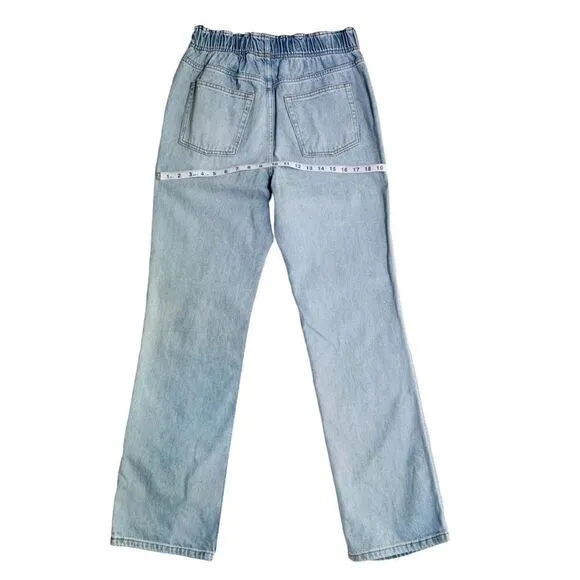 TOPSHOP High Waist Straight Leg Jeans!