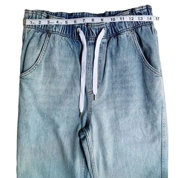 TOPSHOP High Waist Straight Leg Jeans!