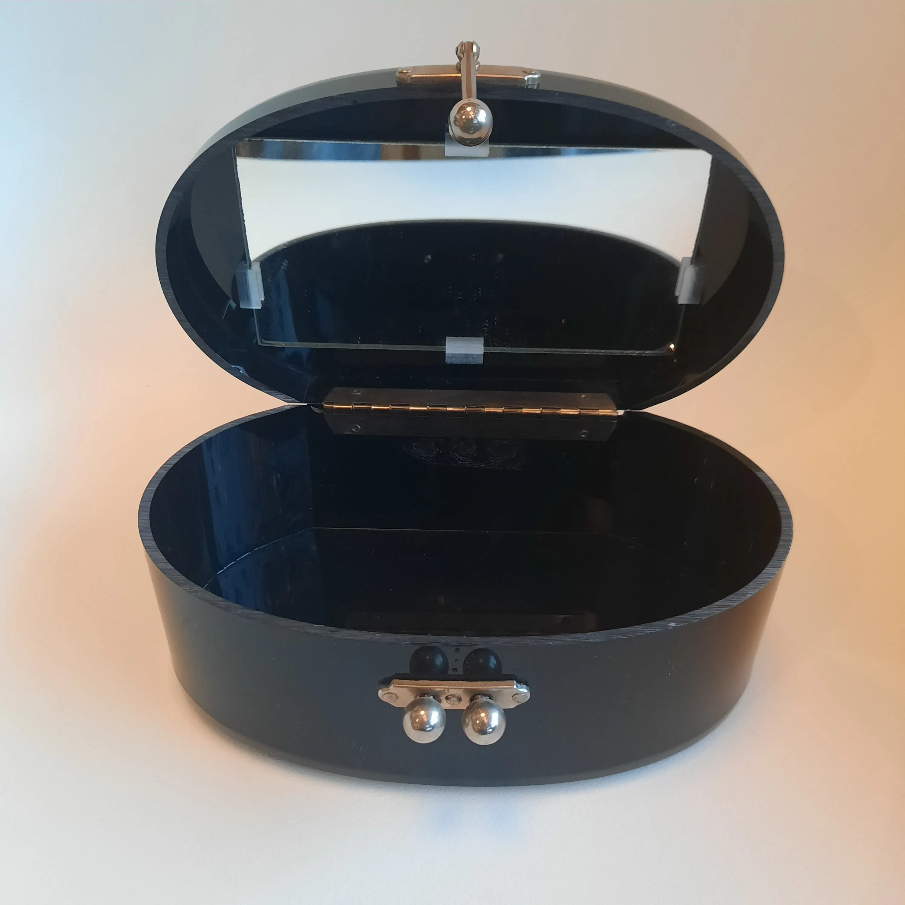 Vintage Black Lucite Purse (1125a)